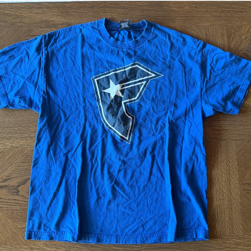 Famous Stars and Straps XL Blue Shield Logo Graphic Tee Y2K Skate Streetwear